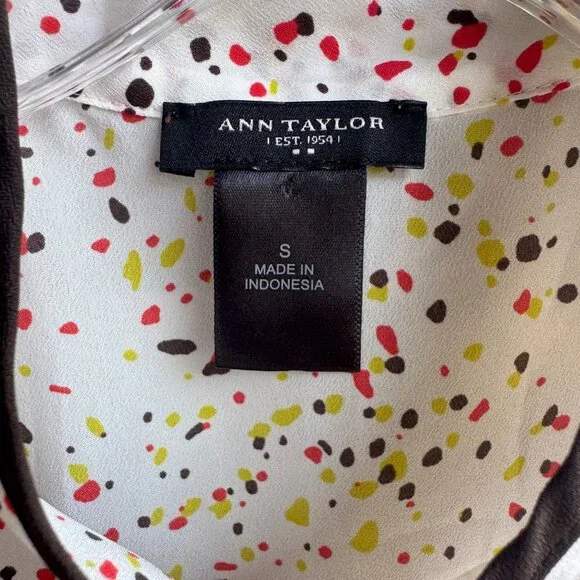 Ann Taylor Sleeveless Ruffled Half Button Up Multicolor Dot Blouse Size S - Picture 3 of 8